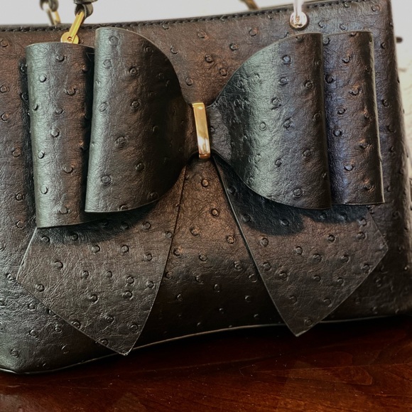 Crossi Big Black Bow Convertible Bag NWT Cruelty Free - Picture 8 of 16